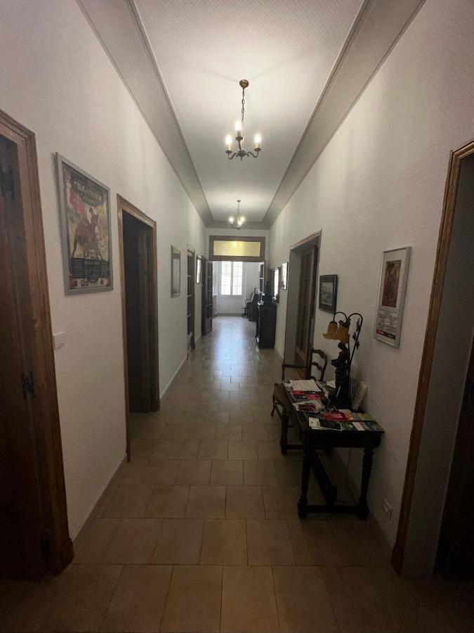 Appartement 4 A 8 Personnes, Spacieux De Standing Classe 4 Etoiles Nimes Luaran gambar