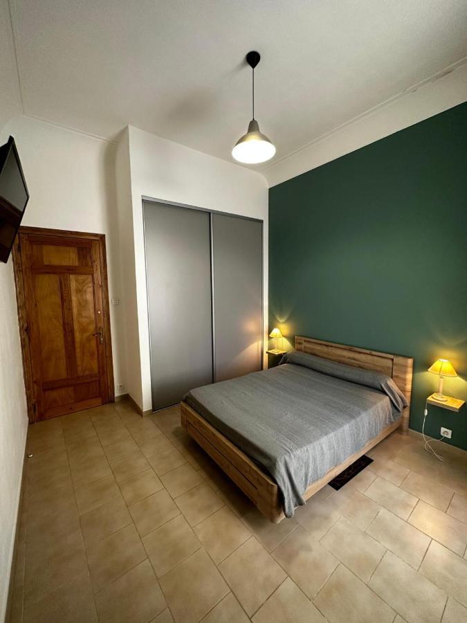 Appartement 4 A 8 Personnes, Spacieux De Standing Classe 4 Etoiles Nimes Luaran gambar