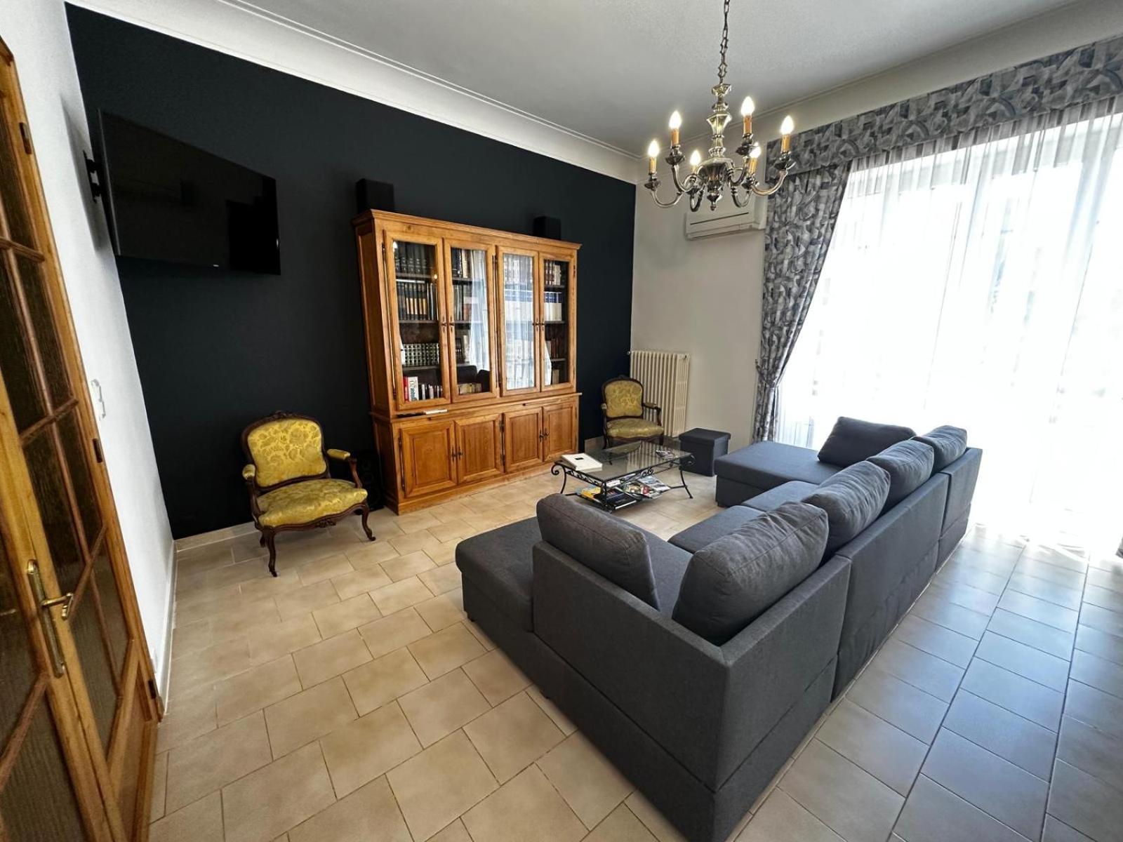 Appartement 4 A 8 Personnes, Spacieux De Standing Classe 4 Etoiles Nimes Luaran gambar