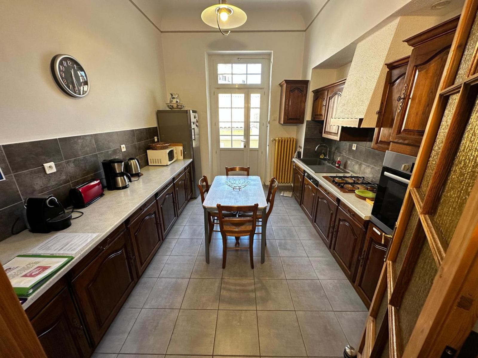 Appartement 4 A 8 Personnes, Spacieux De Standing Classe 4 Etoiles Nimes Luaran gambar