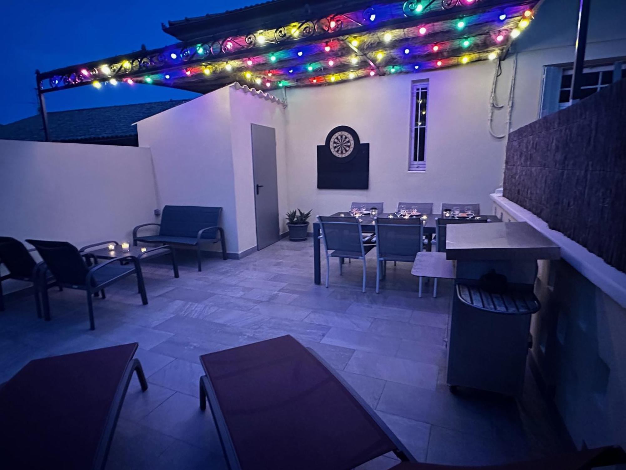 Appartement 4 A 8 Personnes, Spacieux De Standing Classe 4 Etoiles Nimes Luaran gambar