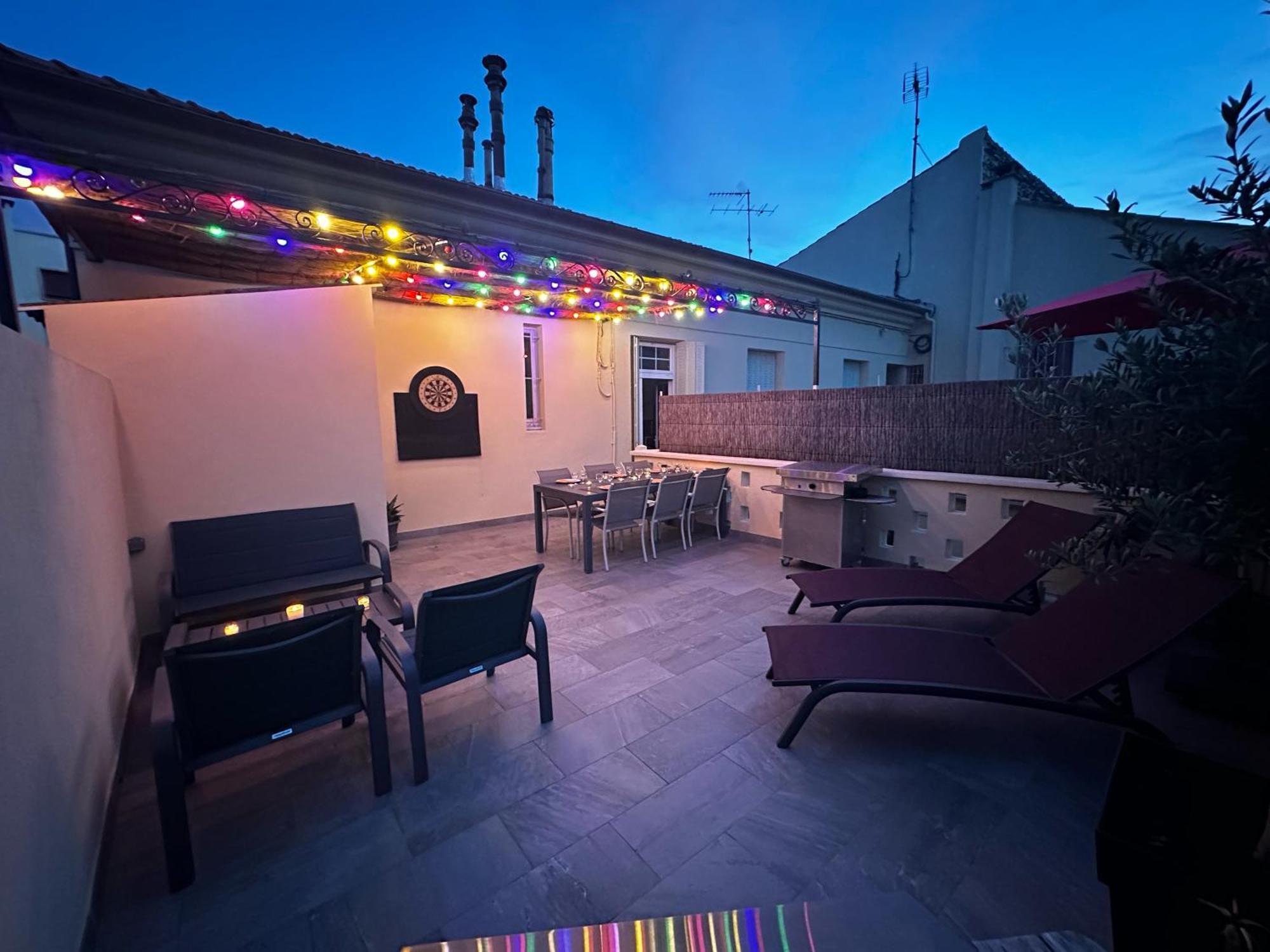 Appartement 4 A 8 Personnes, Spacieux De Standing Classe 4 Etoiles Nimes Luaran gambar